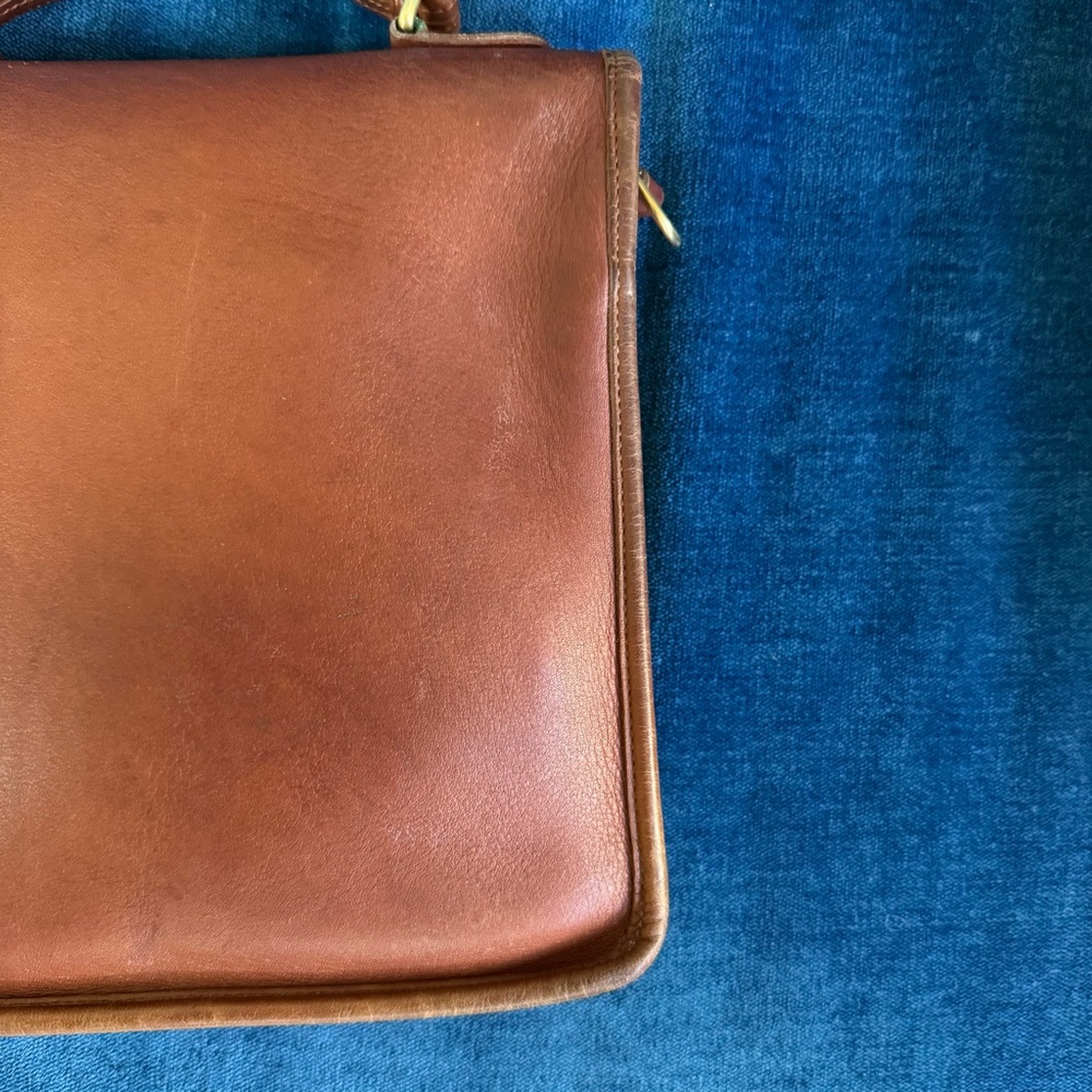 Coach Station Bag in British Tan, circa early 1990s. Style 5130 - Picture 7 of 11